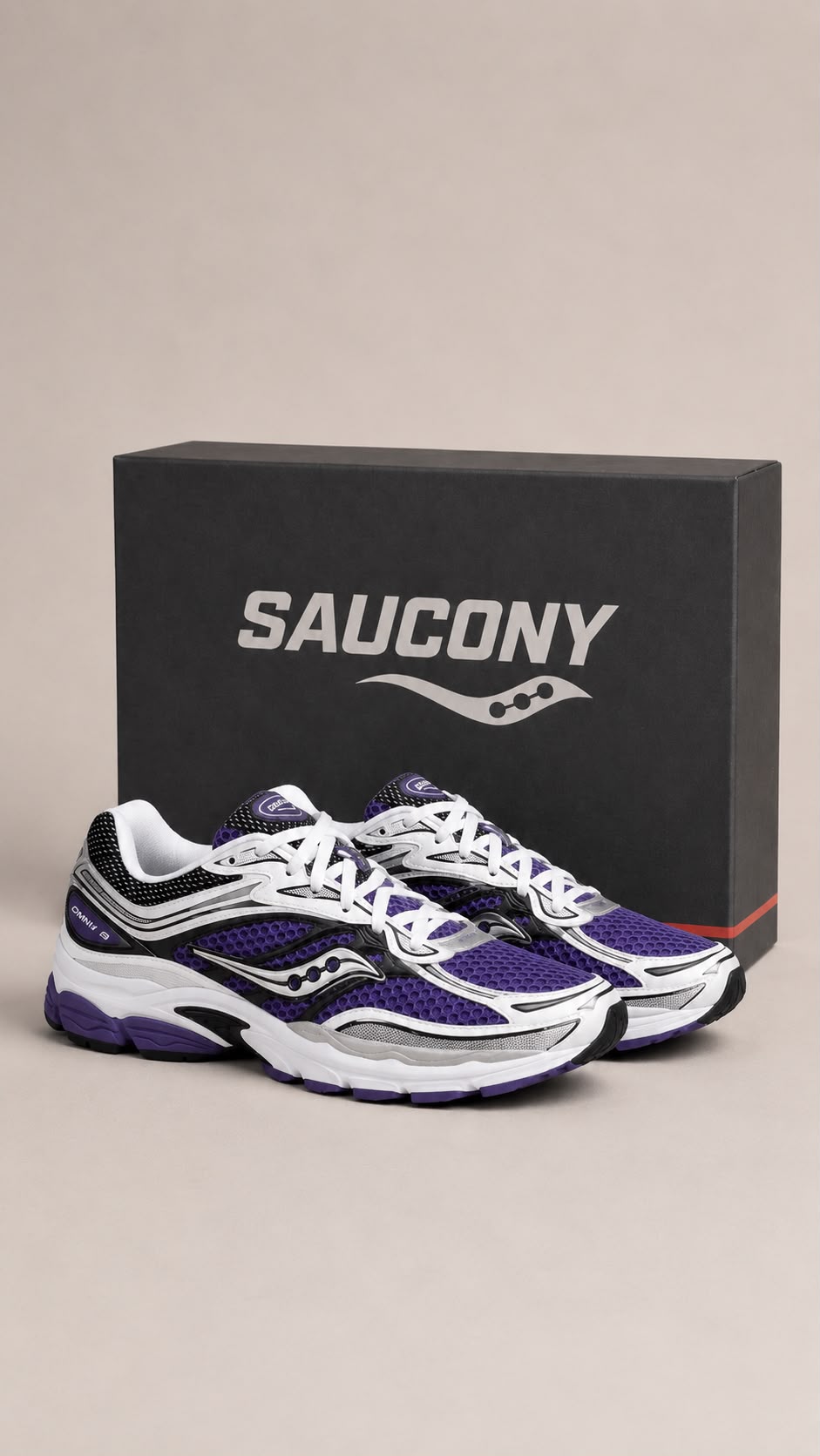 SAUCONY