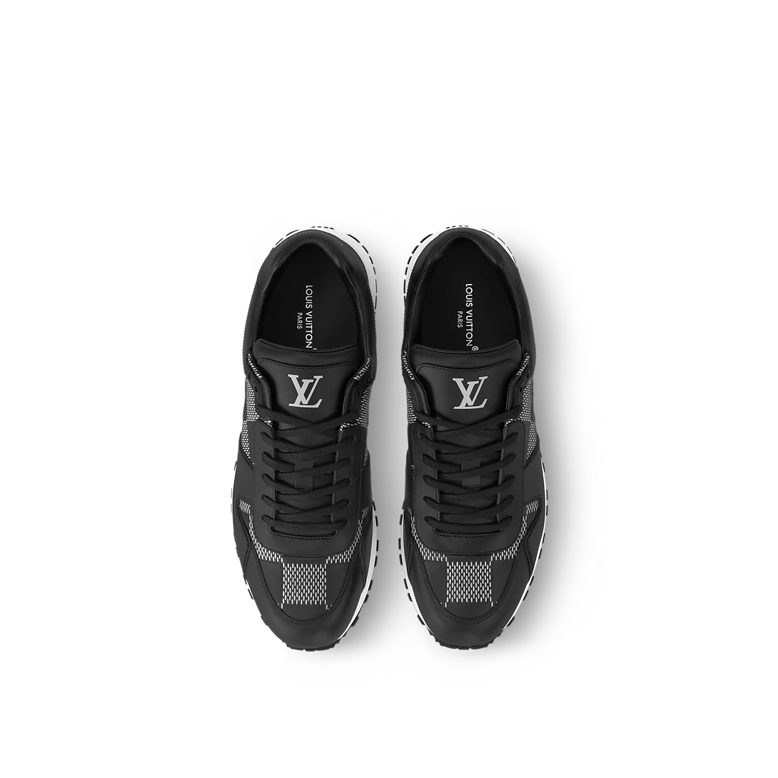 Sneaker Run Away - #1
